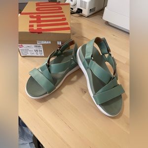 Fitflop Loosh Leather Cross Strap Sandals